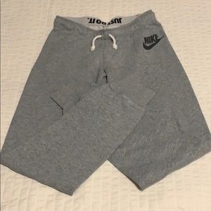 Gray Nike sweatpants/joggers